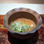 菊鮨 - ◆渡り蟹（山口）、いくら、モロヘイヤ、ポン酢のジュレがけ・・美味しいですが、モロヘイヤがない方が蟹のお味をより感じられるような。