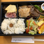 レストラン　イイジマ - 茨城そだち焼肉弁当　2000円（ローズポーク＋常陸牛）