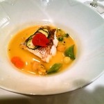 パリの朝市 - 真鯛のポアレ（黒鯛がなくて真鯛でした）