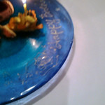 パリの朝市 - お誕生日の人用のお皿