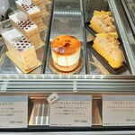 パティスリー アクイユ - 全種類試してみたくなる！シックでエレガントなデザインの本格的なプティガトー（その4）