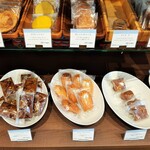 パティスリー アクイユ - 種類豊富な美しい焼菓子は、1つからでも購入可能