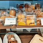 パティスリー アクイユ - 凝った焼菓子がバラエティ豊富に詰まった焼菓子ギフトは、MLサイズの他プチギフトも（その1）