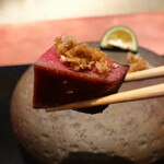 窯焼き割烹 黒泉 - 山ワサビを乗せて