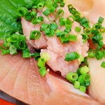 てっか丼 山もと - すごい厚切りのお刺身