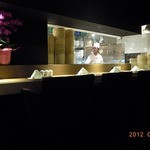 京鼎樓 - カウンター席もムード抜群