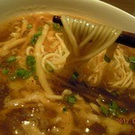 京鼎樓 - サンラータン麺のつやつや細麺