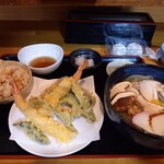 里 - 松茸うどん、松茸ご飯、天ぷら盛り合わせ、草餅