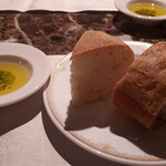 ベッラヴィスタ ラウンジ - 全粒粉パン＆オニオンパン