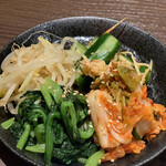 黒毛和牛焼肉 白か黒 - 