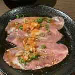 黒毛和牛焼肉 白か黒 - 