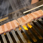 黒毛和牛焼肉 白か黒 - 