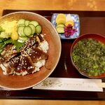 手打そば やぶ誠 - 黄金丼　950円（税別）