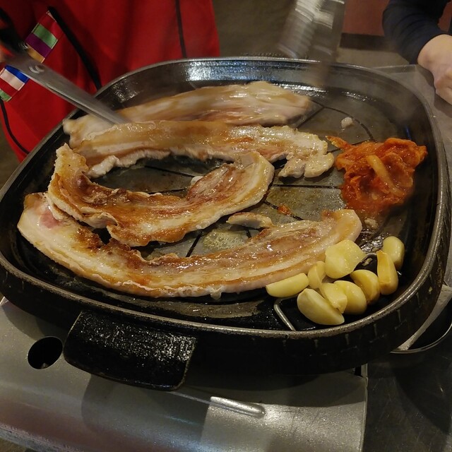 韓国料理とサムギョプサル 豚まる 藤沢 韓国料理 食べログ