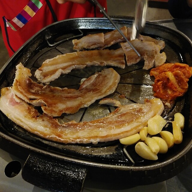 韓国料理とサムギョプサル 豚まる 藤沢 韓国料理 食べログ