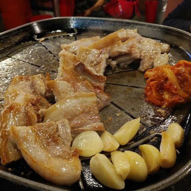 韓国料理とサムギョプサル 豚まる 藤沢 韓国料理 ネット予約可 食べログ