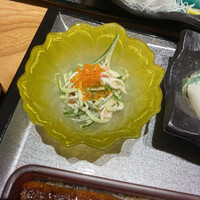 うな和本店 名古屋駅 - カニカマとトビ子のサラダ