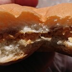 ブーランジェリー ボヌール 梅屋敷店 - ピーナッツバターたっぷり