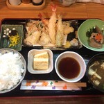 Ina daya - 天ぷら定食 900円(税込)