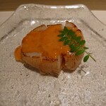 寿しの吉乃 - ホタテのウニソースかけ
