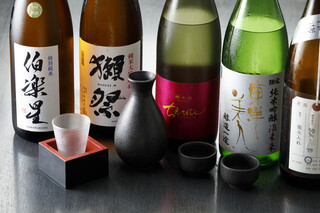 Sumibi Yasai Maki Kushi To Gyouza Hakata Uzumaki - 季節の日本酒、珍しい日本酒取り揃えてます。