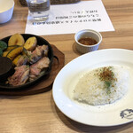 洋食バル 函館五島軒 - ラムステーキ/ソースとな相性がとても良く…