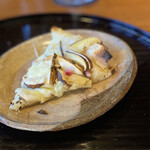 瞬 - 松茸(岡山県産)とカチョカバロ(岡山県吉田牧場)のピッツァ