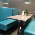 ティファニーカフェ - ４人掛けボックス席