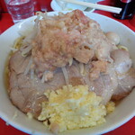 ラーメン二郎 - 少な目＋にんにく多め＋あぶら＋うずら