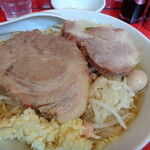 ラーメン二郎 - スゲ～豚！