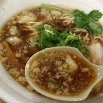 川の先の上 - 啜磨専科のモチ豚背脂〜麺