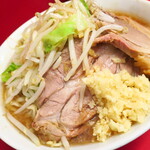 ラーメン二郎 - ラーメン小＋ニンニク多め＋青ネギ