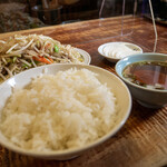 昇龍 - 肉野菜炒め＆ライス