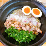 鶏と魚 - 濃厚煮干しの脂SOBA