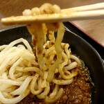 さぬき手打ちうどん 銭形 - 麺リフトアップ