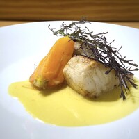 メルモーゾ ダ ドロカワ - ＊焼き方がお上手なのか、鰆は皮目はカリッとしているのですが身がしっとりしていて美味しいこと。 ミカンのソースもいい味わいで、美味しく頂きました。