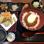 くるみ庵 - お好み丼セット。コレに平打ち蕎麦がついて1100円くらい。