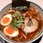 伊駄天 - 燻玉香る肉そば