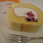 コスモスコーヒー - ロールケーキを。