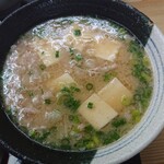 Tonjiru Masugata - 豚汁(中)  300円