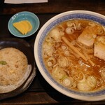 新華園本店 - ラーメン半チャーハン