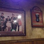 アイリッシュパブ ザ クルーラカーン - 店内の壁