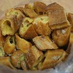 エーデルワイス - シュー皮のラスクはいっぱい入ってます