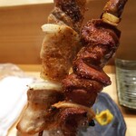 焼き鳥 ばかちん - (*>ω<)ω<*)ぎゅ〜仲良しキモと豚バラ
