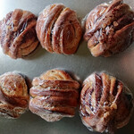 ユヌクレ - シナモンロール＆カルダモンロール