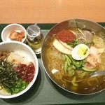 シジャン - 市場風辛冷麺ビビンバのセット1,150円