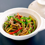 牛肉ピーマンの細切り炒め