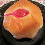 グランパ - いちごクリームパン