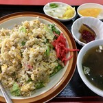 中華料理 喜楽 - 「レタス炒飯」（火ようびランチサービスメニュー２）600円也。