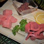 炭火焼肉ぎゅうぎゅう - 鮮度最高！！トロタン、ハツ、レバー